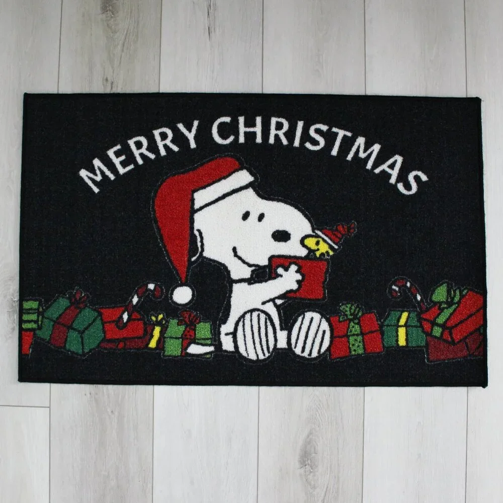 Peanuts Snoopy Woodstock Merry Christmas Holiday Black Accent Rug 19.5